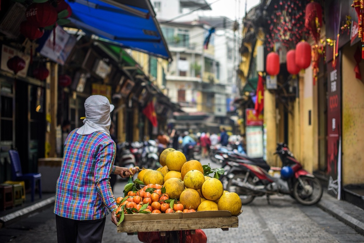 shanghai street food vendor