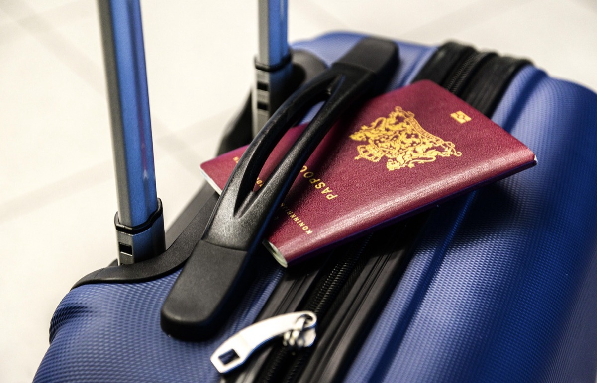 ビジネス旅行者とパスポート
