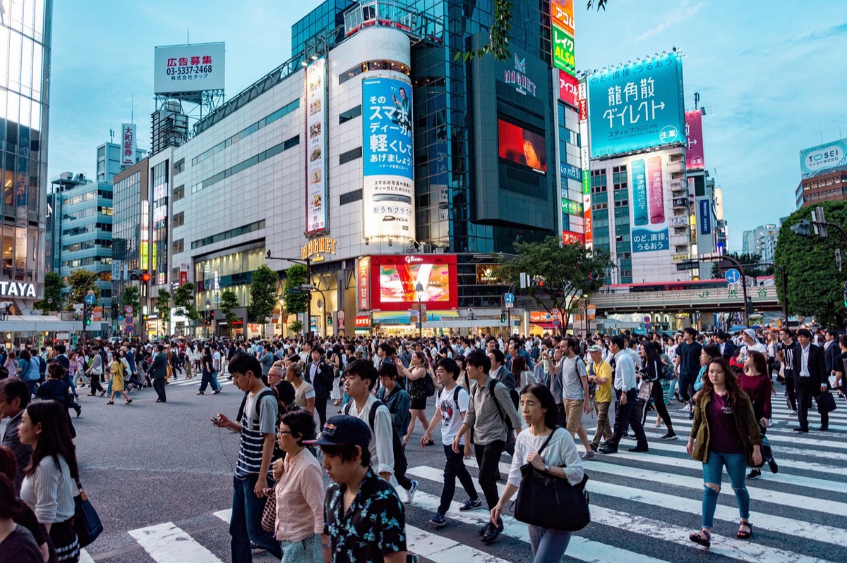 南京路の賑やかな通り